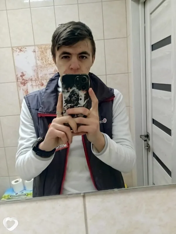 Паша, 21, Барнауле — анкета №4090779