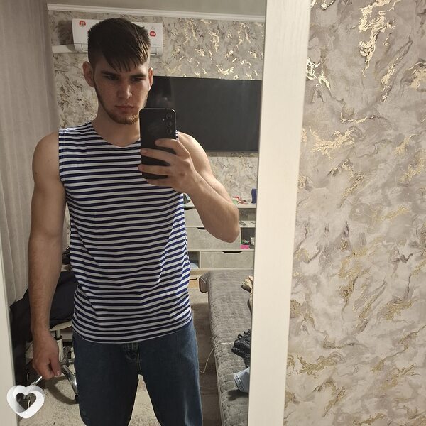 Павел, 18, Бийске — анкета №4092294