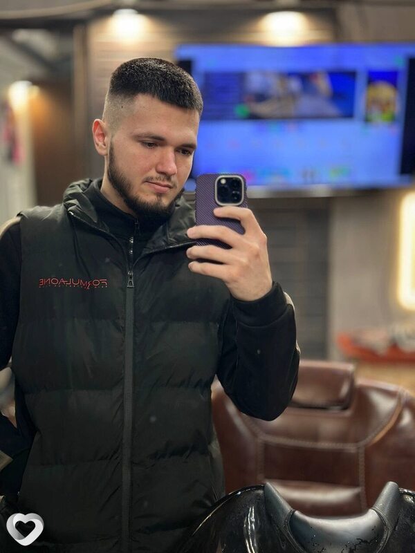 Александр, 23, Химках — анкета №4095877