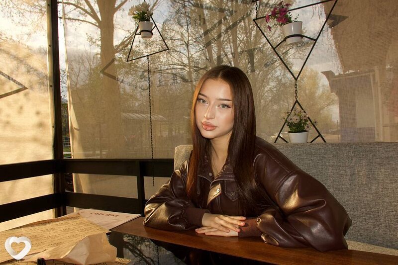 Катя, 21, Ростове-на-Дону — анкета №4096888