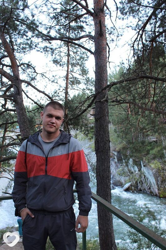Влад, 20, Барнауле — анкета №4097239