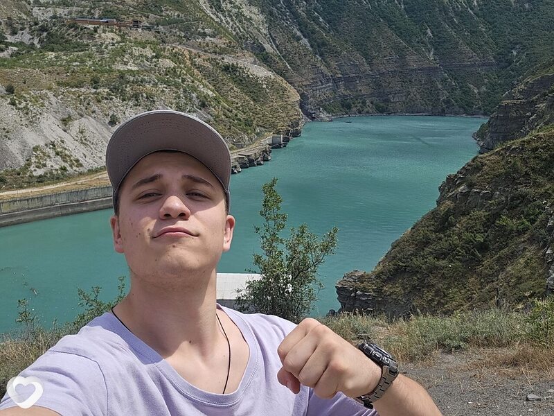 Артур, 20, Воронеже — анкета №4099391