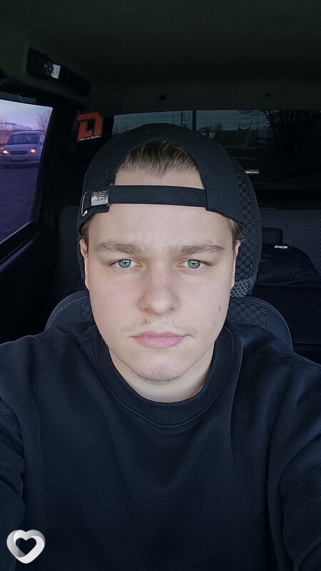 Денис, 22, Красноярске — анкета №4100461