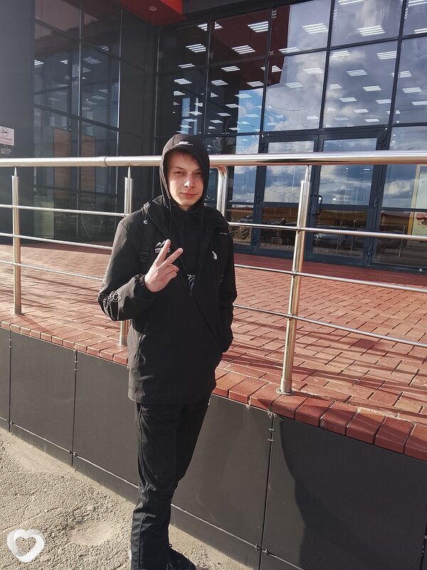 Максим, 21, Саратове — анкета №4100882