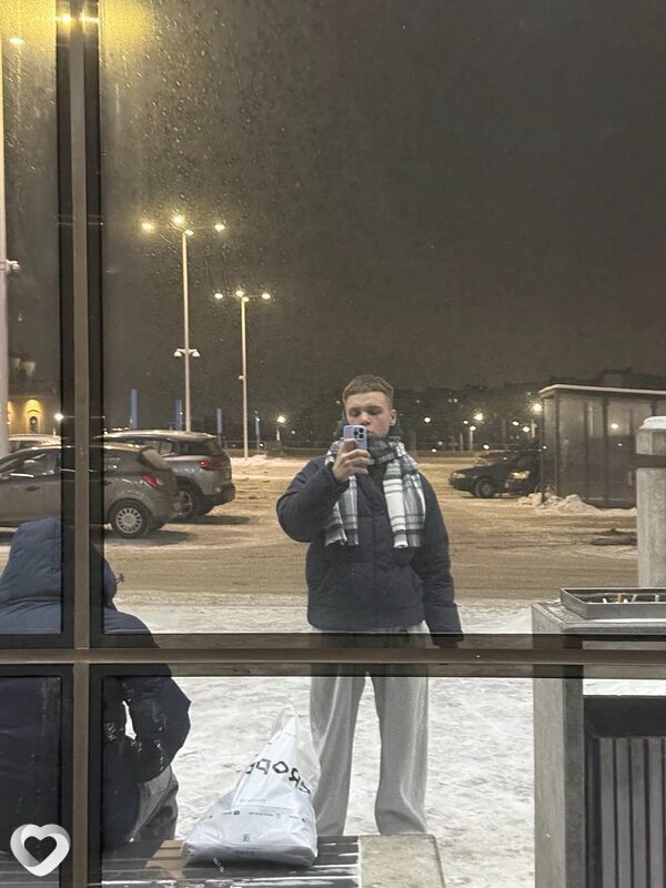 Максим, 19, Минске — анкета №4101312