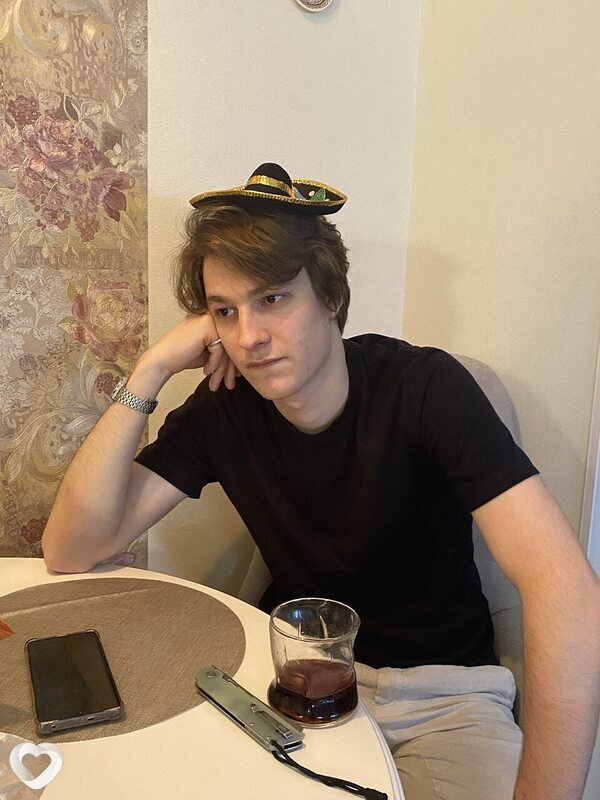 Глеб, 22, Москве — анкета №4102670
