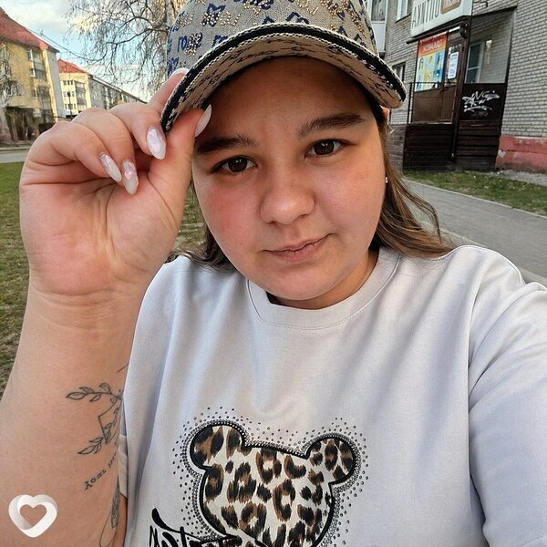 Александра, 21, Новоалтайске — анкета №4104394