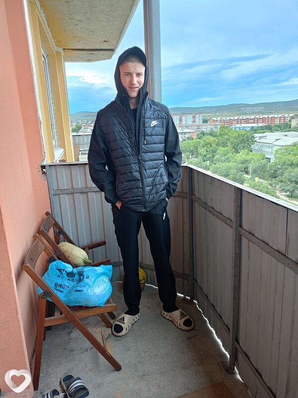 Владимер, 20, Черногорске — анкета №4106621