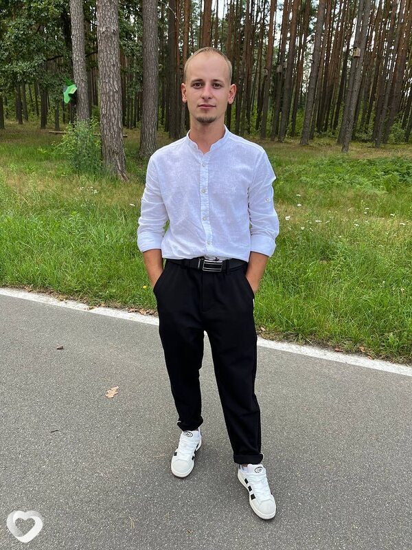Артем, 26, Москве — анкета №4107990