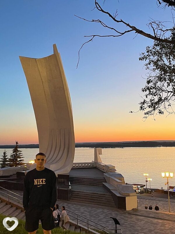 Илья, 20, Самаре — анкета №4109440