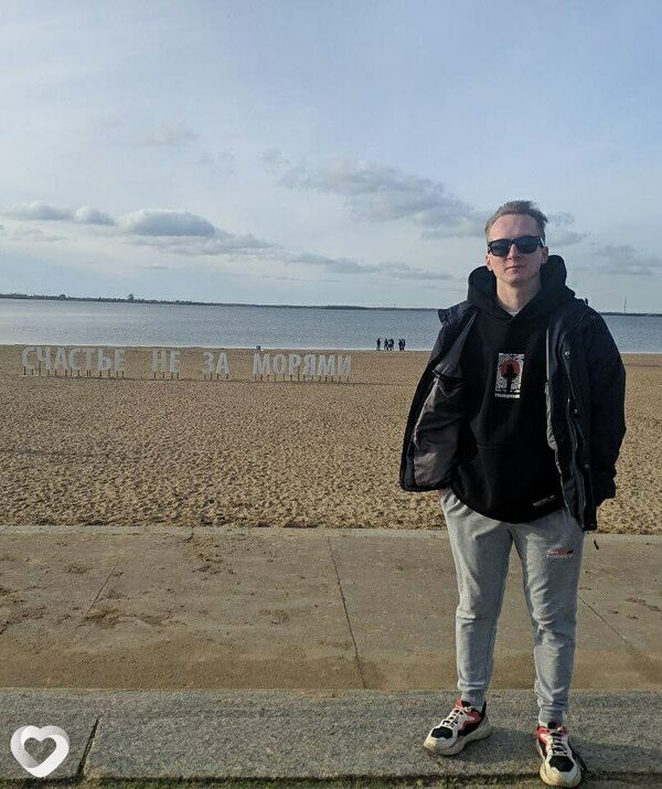 Артем, 25, Архангельске — анкета №4110431