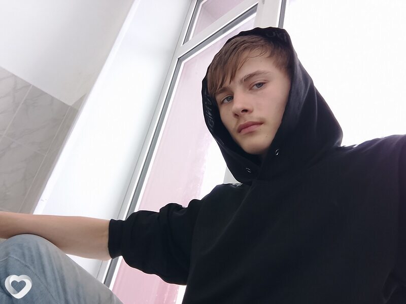 Михаил, 19, Горно-Алтайске — анкета №4110645