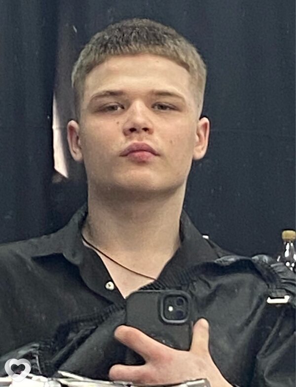 Юрий, 18, Новосибирске — анкета №4112806