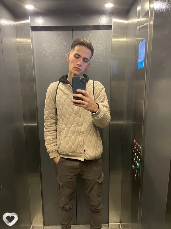 Александр, 25, Москве — анкета №4112442