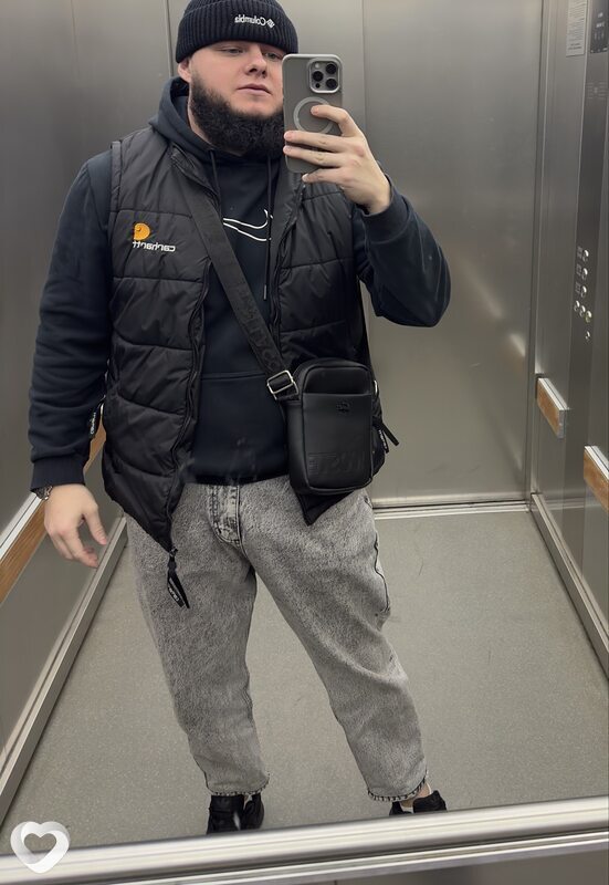 Андрей, 27, Кирове — анкета №4115151