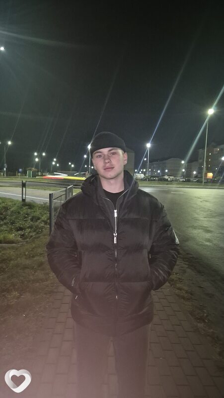 Илья, 21, Слуцке — анкета №4115570