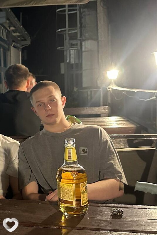 Александр, 21, Екатеринбурге — анкета №4122085