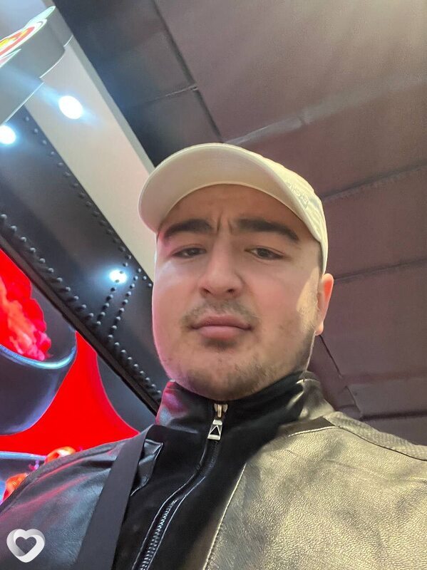 Бехруз, 21, Екатеринбурге — анкета №4122979