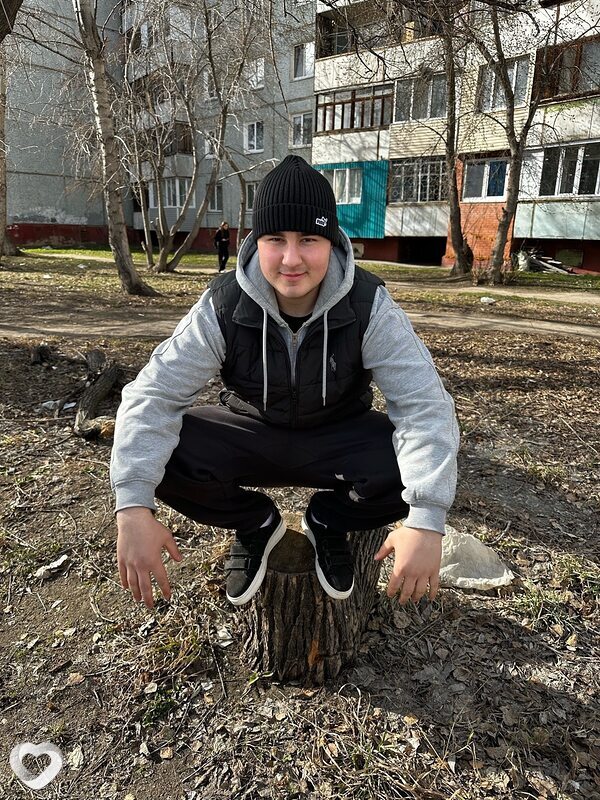 Илья, 21, Омске — анкета №4127196