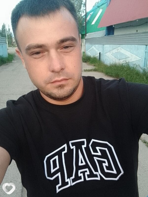 Незнакомец, 31, Снежном — анкета №4128079