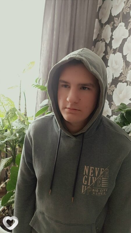 Данил, 20, Новотроицке — анкета №4129558