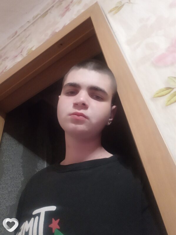 Дмитрий, 19, Белове — анкета №4133360