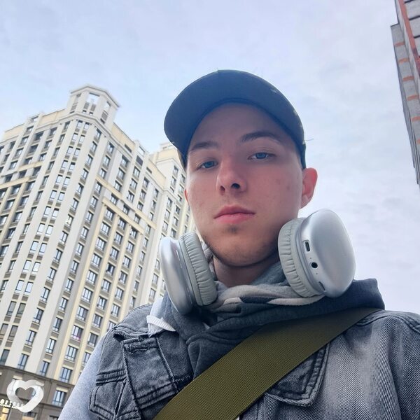 Максим, 21, Екатеринбурге — анкета №4134107