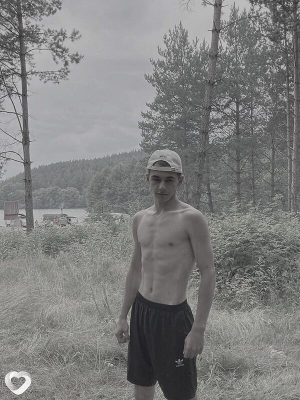Арсений, 21, Ульяновске — анкета №4134765
