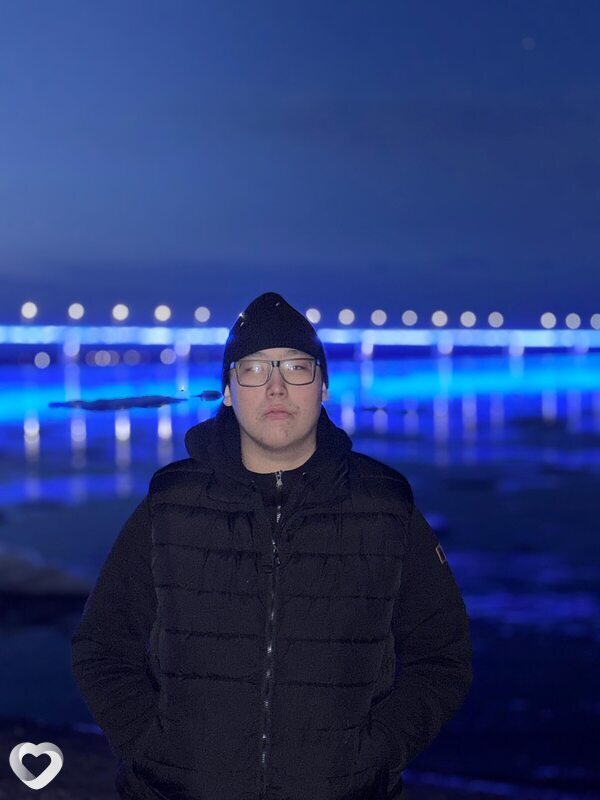 Виктор, 18, Благовещенске — анкета №4136668