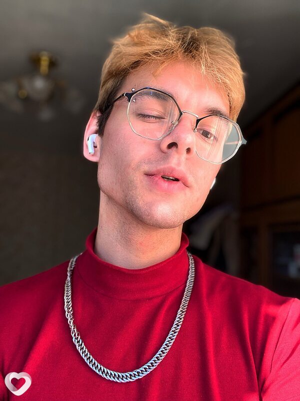 Артём, 24, Саратове — анкета №4136144