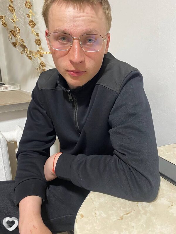 Максим, 22, Самаре — анкета №4138104