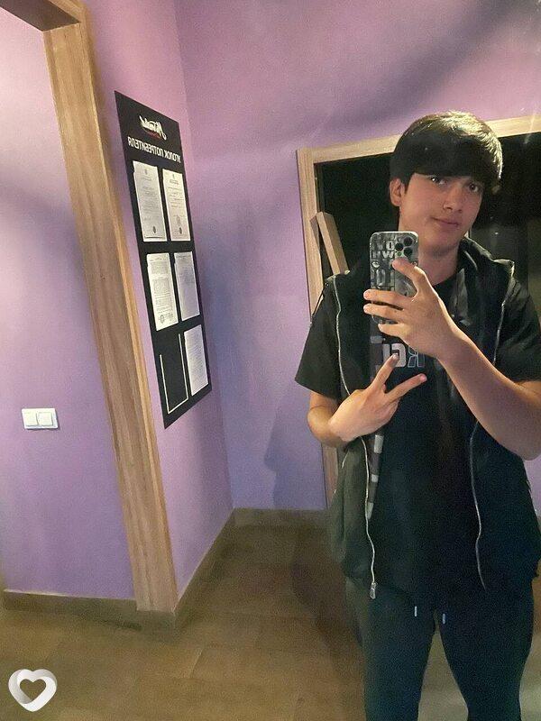 Зиёвиддин, 18, Магнитогорске — анкета №4138483