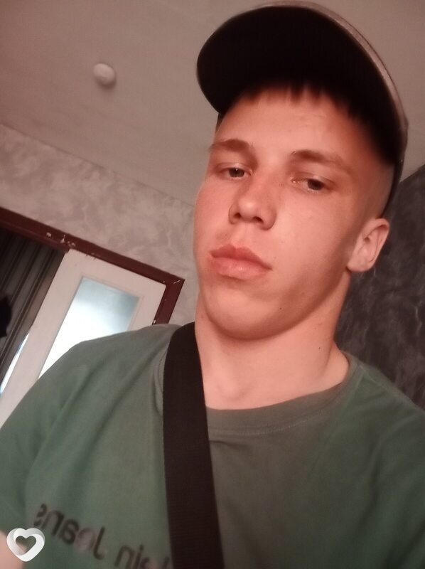 Илья, 19, Кобрине — анкета №4138986