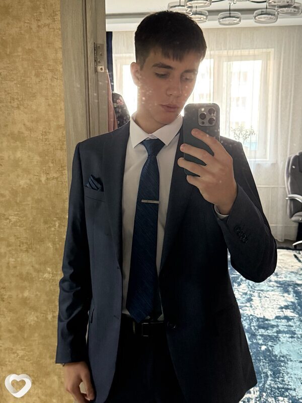 Гриша, 18, Симферополе — анкета №4139436