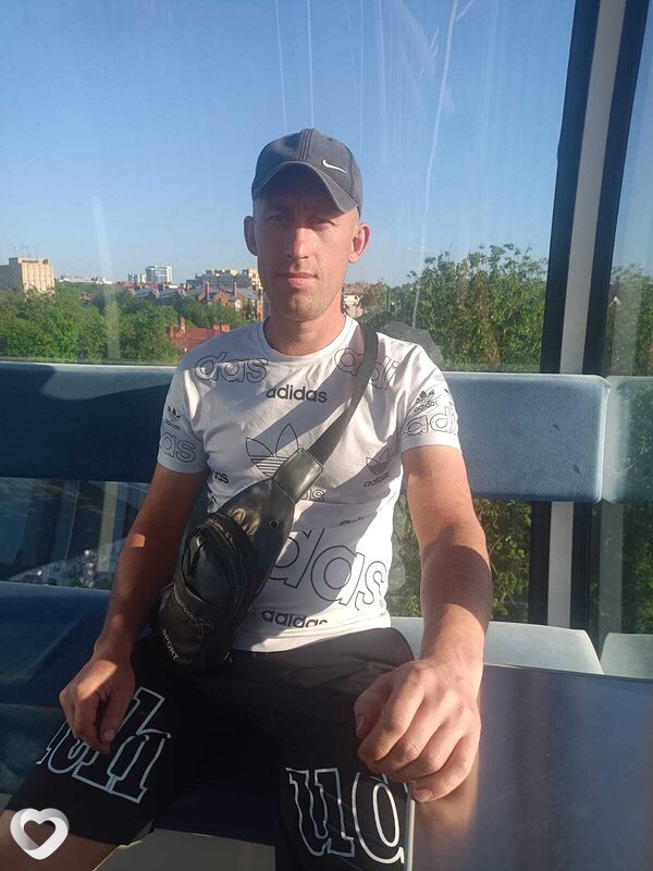 Олег, 39, Сосновом Боре — анкета №4140409