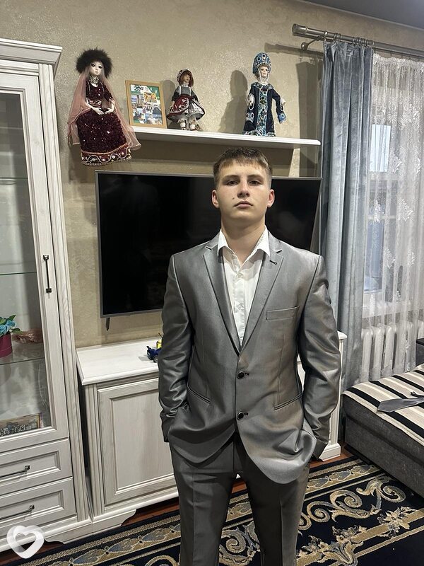 Тимур, 20, Бобруйске — анкета №4141095