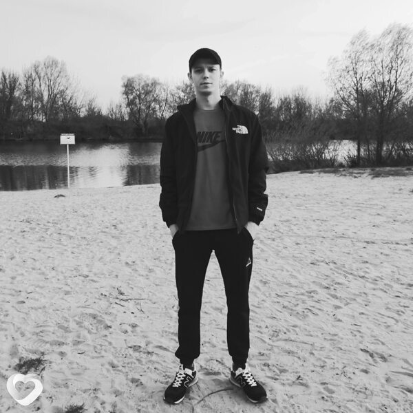 Артем, 27, Пинске — анкета №4141212