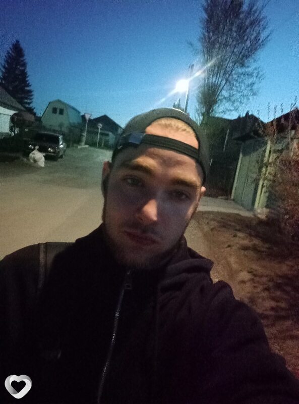 Даниил, 18, Новосибирске — анкета №4142360