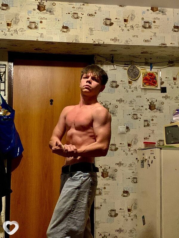 Андрей, 18, Симферополе — анкета №4147698