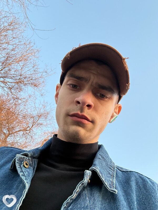 Денис, 22, Луганске — анкета №4149642