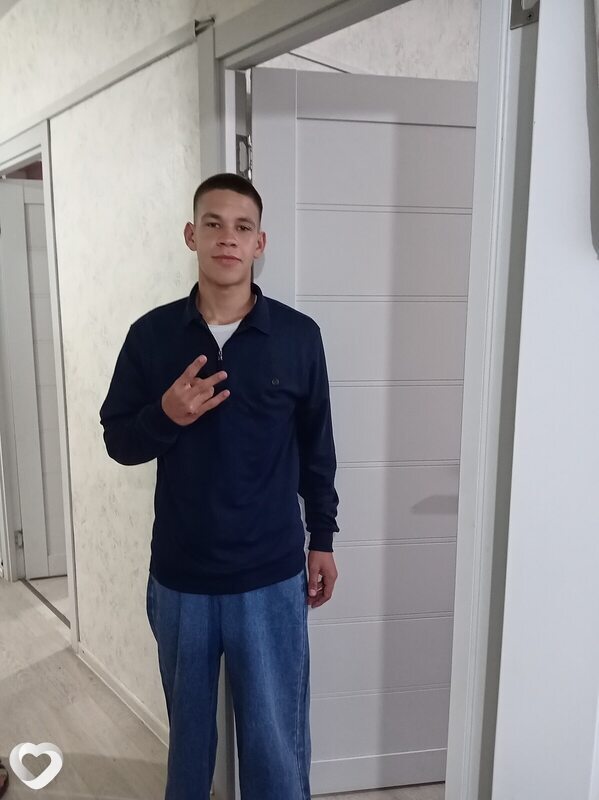Коля, 19, Вологде — анкета №4149651