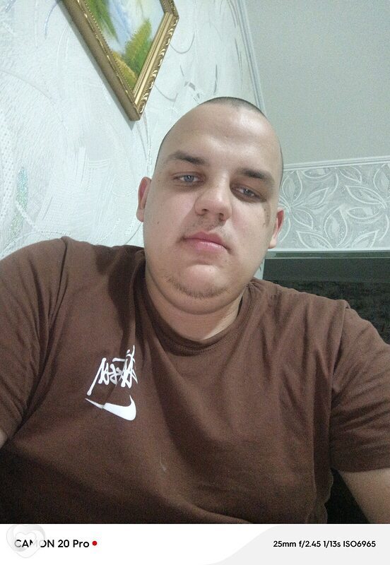 Олег, 20, Самаре — анкета №4151712