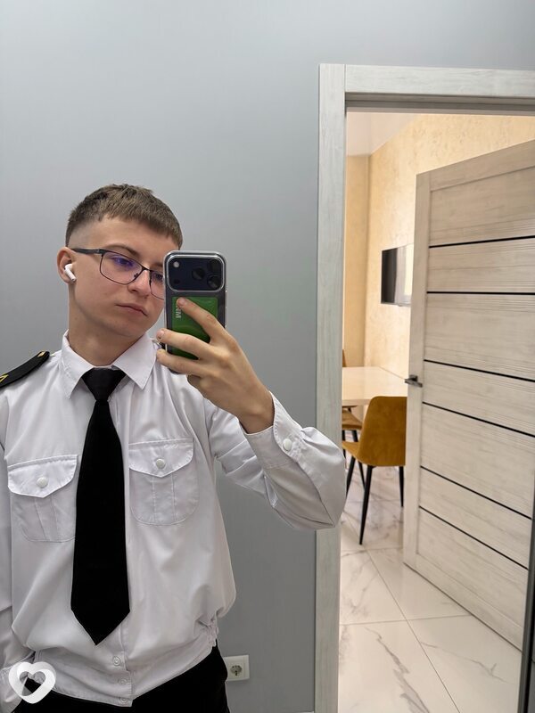 Виктор, 18, Калининграде — анкета №4152565