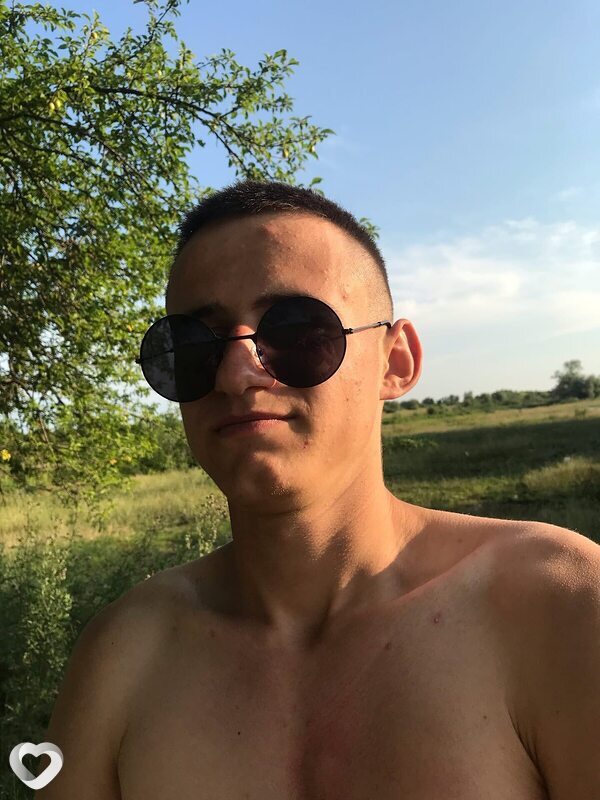 Артур, 22, Пинске — анкета №4153481