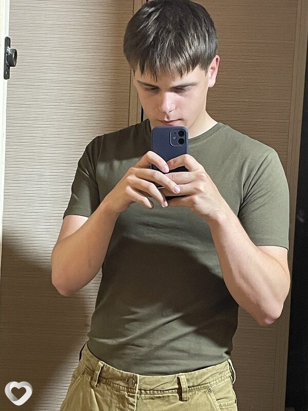 Илья, 19, Екатеринбурге — анкета №4157902