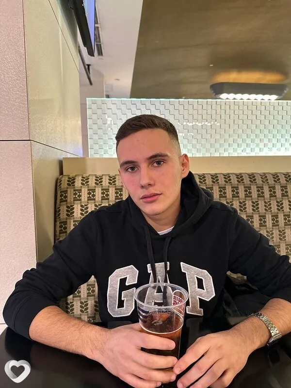 Артём, 22, Москве — анкета №4158277