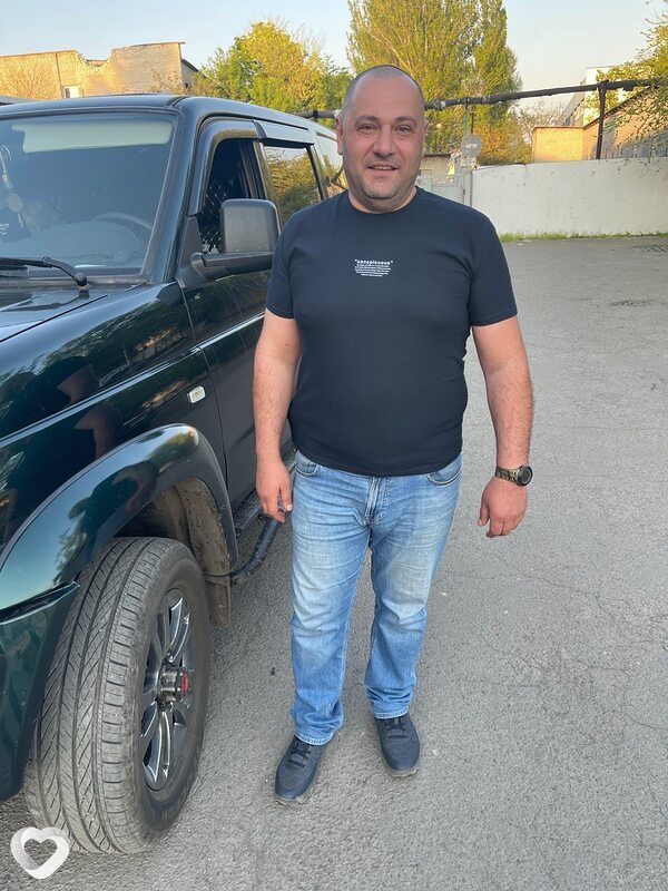 Бони, Докучаевск