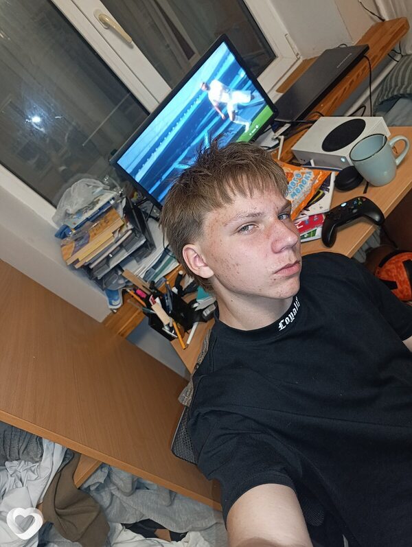 Антон, 18, Киеве — анкета №4169854