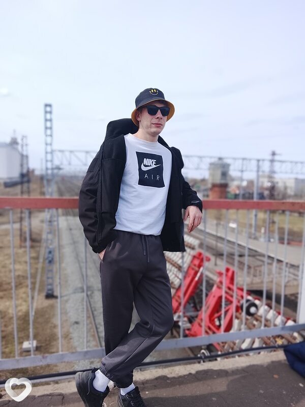 Артем, 25, Ялте — анкета №4172560