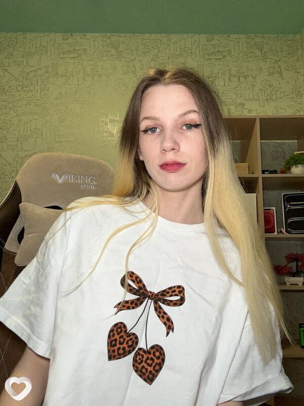 Катя, 21, Томске — анкета №4173009